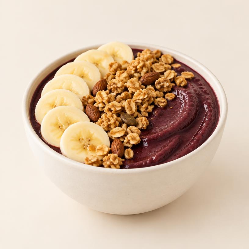 Tigela de açaí com banana e granola